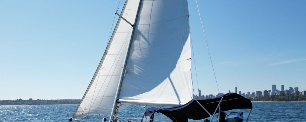H38 under sail